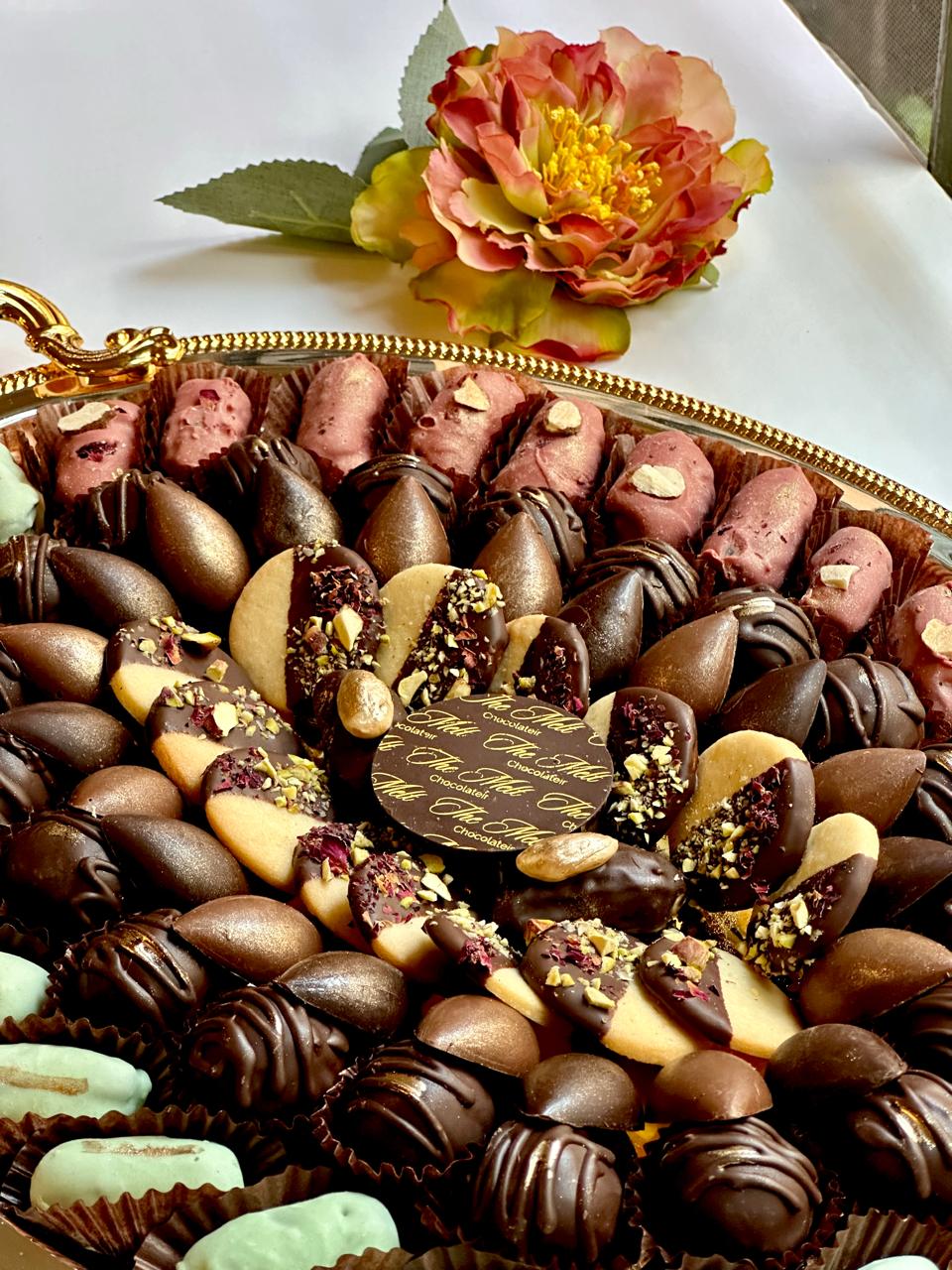 Golden Elegance Tray 85 Pieces