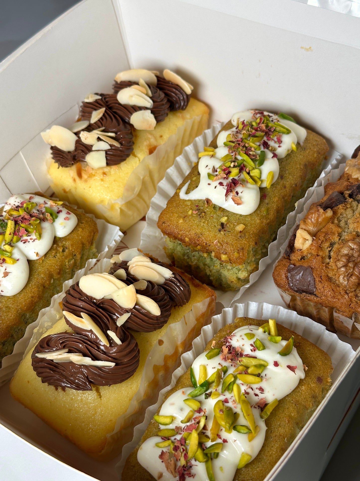 Loaf Lover's Delight: A Trio of Tempting Flavors in 6 Mini Cakes